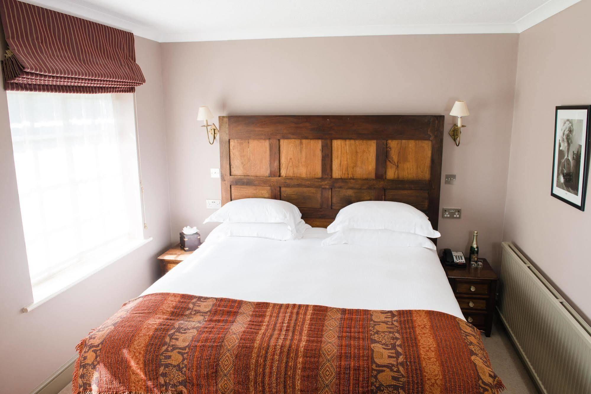 Elephant Hotel Pangbourne Exterior foto